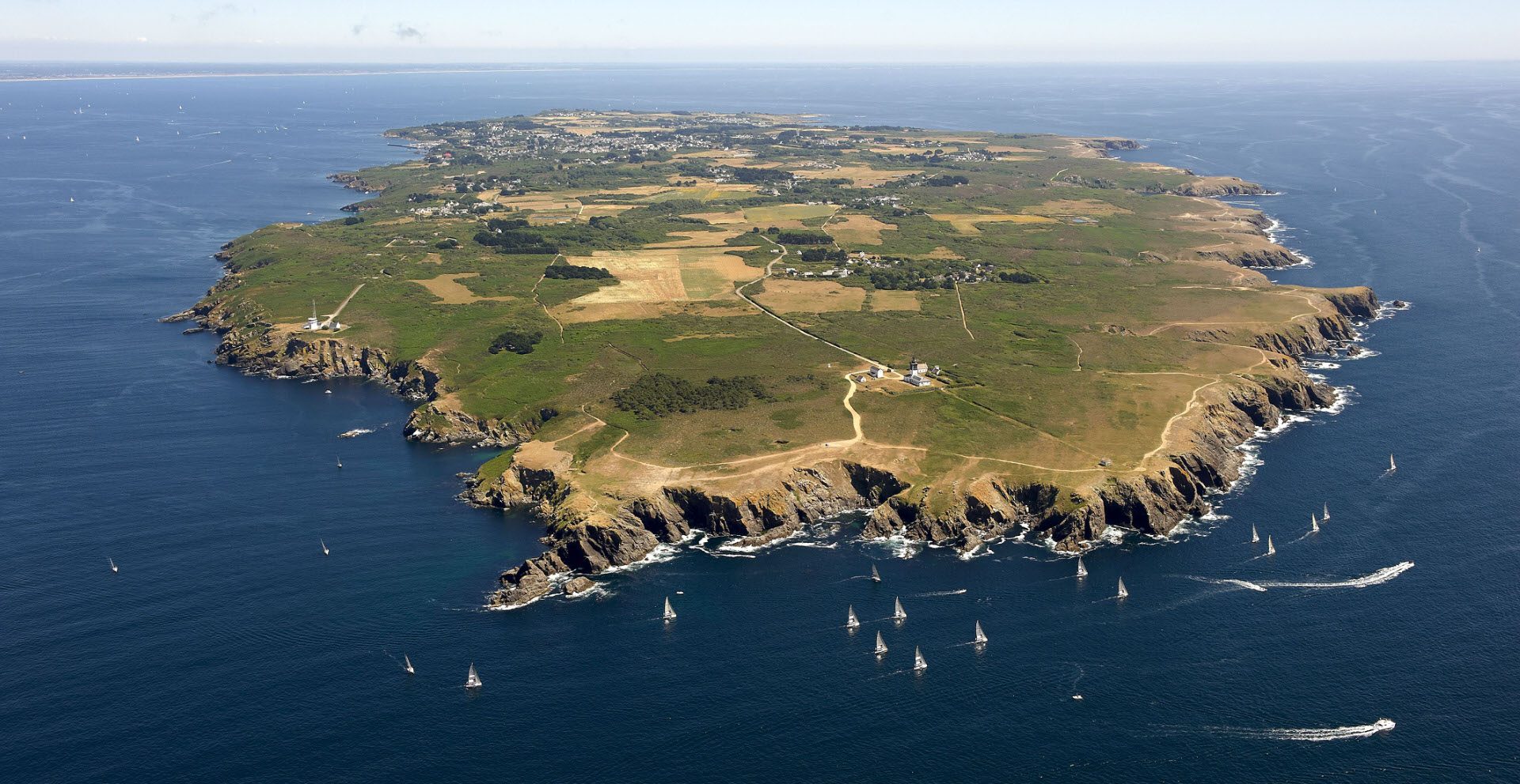 ©Yvan Zedda - Vue aérienne de l'île de Groix